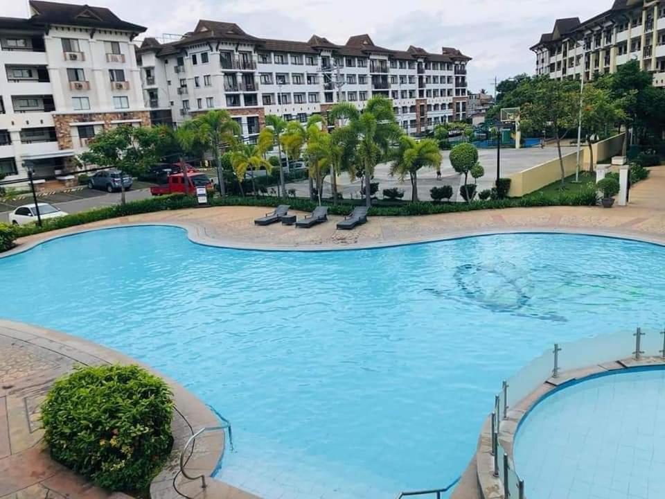Ri'S One Oasis W Free Pool Back Of Sm City Mall Davao Exterior foto