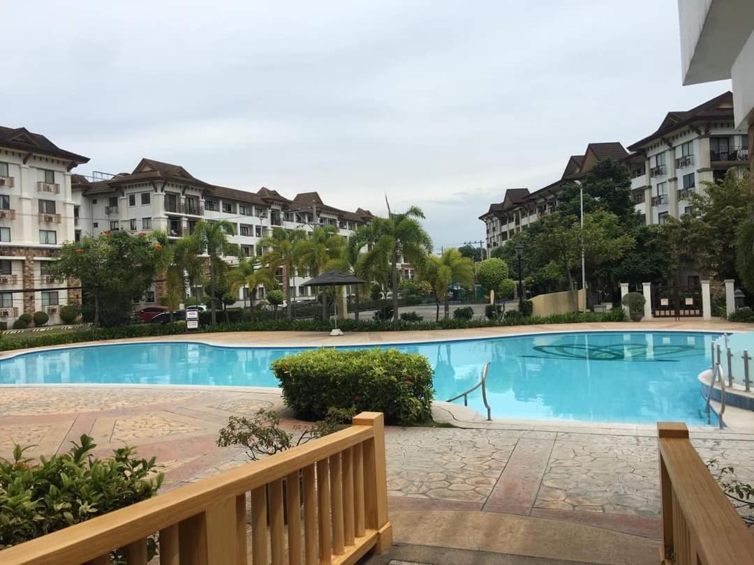 Ri'S One Oasis W Free Pool Back Of Sm City Mall Davao Exterior foto