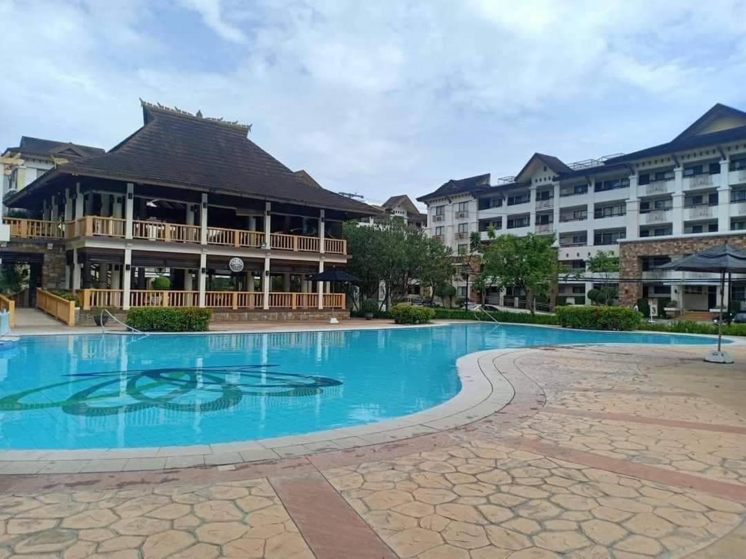 Ri'S One Oasis W Free Pool Back Of Sm City Mall Davao Quarto foto